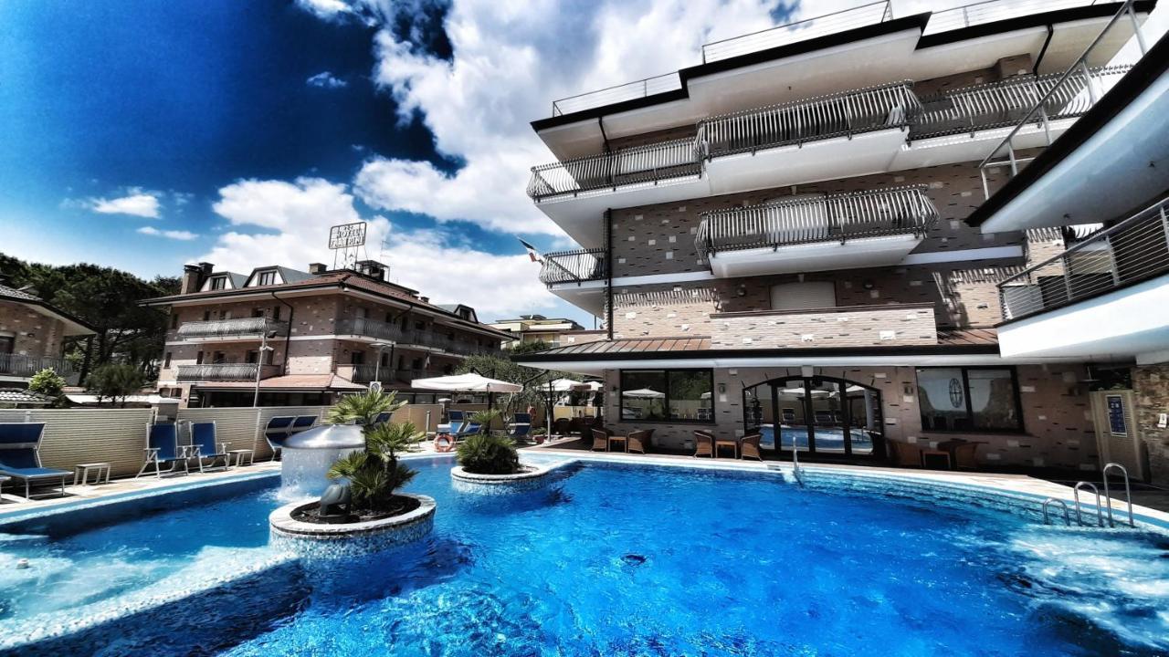 Hotel & Wellness Fra I Pini Lignano Sabbiadoro Eksteriør billede