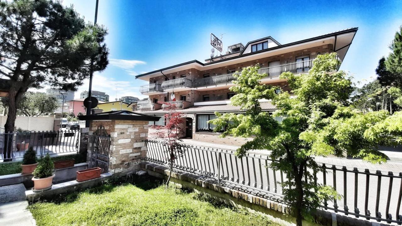 Hotel & Wellness Fra I Pini Lignano Sabbiadoro Eksteriør billede